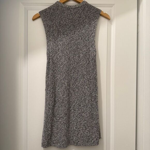 Aritzia Wilfred Palmier Salt and pepper sweater sleeveless size small - Picture 6 of 6
